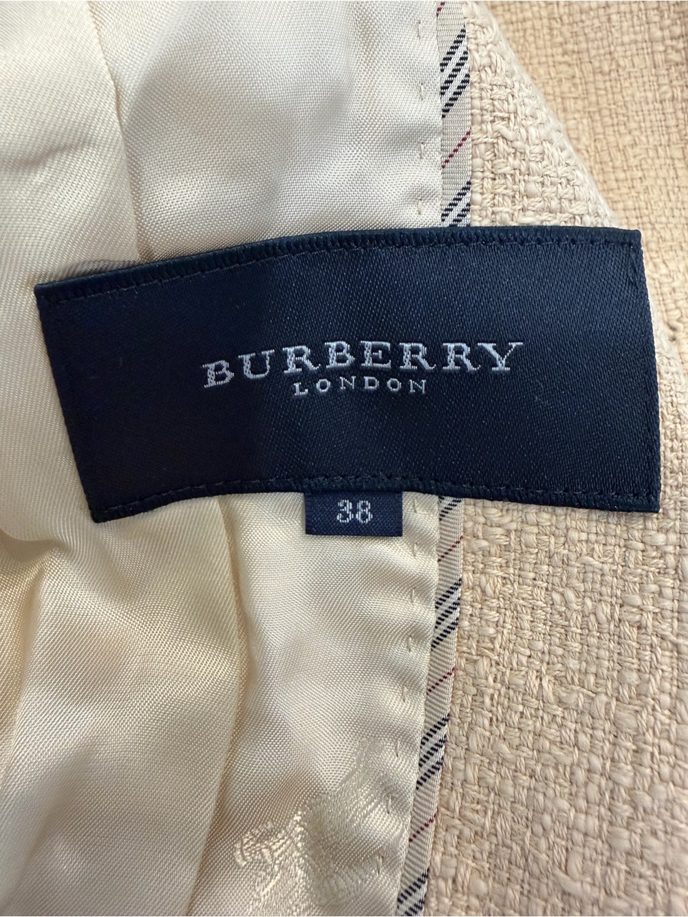 Burberry Cream Tweed Short Jacket - Picture 2 of 7